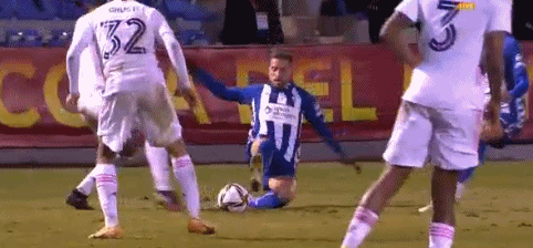 分不清雨水还是泪水的软银乐天泥巴战｜日职