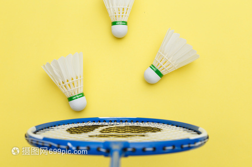 她正逐步找 她正逐步找